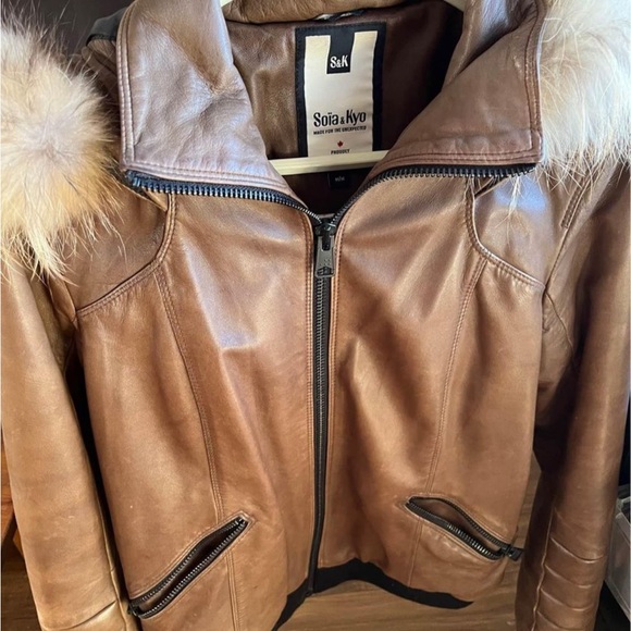 Brown leather coat with fur - Picture 5 of 5